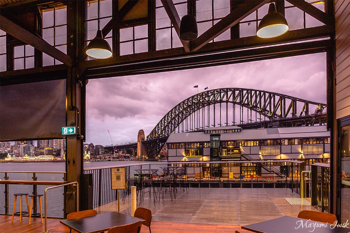 シドニーの名門劇場にある絶景バー「シアターバー（THEATRE BAR AT THE END OF THE WHARF）」