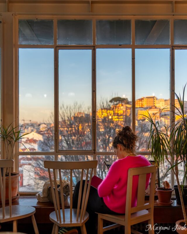 リスボンの隠れ家カフェ「Café da Garagem」で絶景を楽しむ