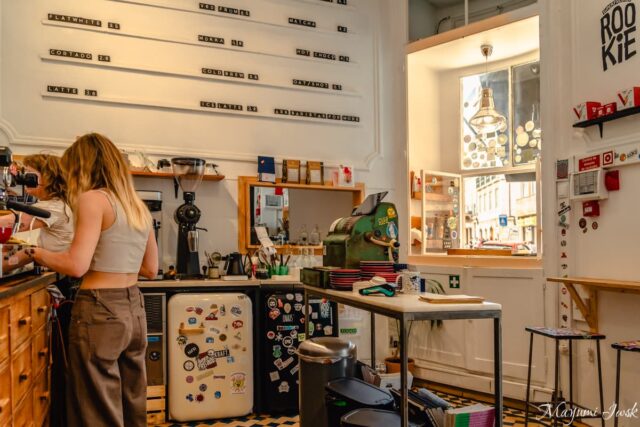ローカルが通うコーヒー専門店「BUNA cafe(ブナ・カフェ)」