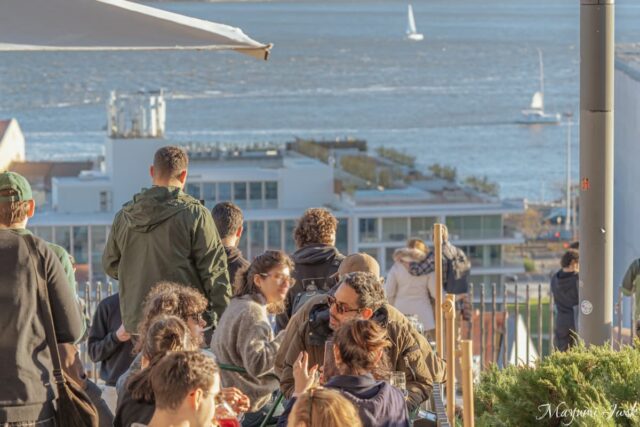 ローカルが集う「サンタ・カタリーナ展望台」で過ごす夕暮れ