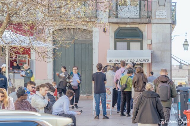 リスボンのローカルグルメ「As Bifanas do Afonso」で味わうビファナ