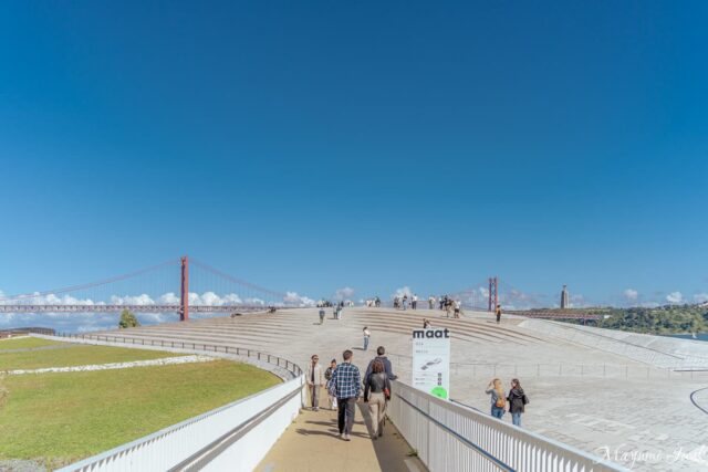 リスボン・ベレン地区の美術館MAAT|建築そのものがアートな空間