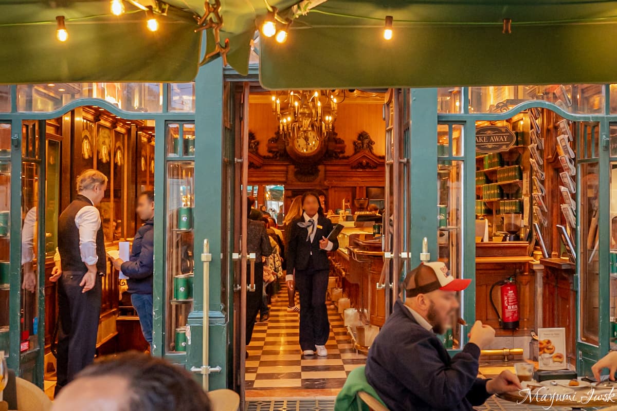 1905年創業、リスボン・シアドの名物カフェ｜Café A Brasileira（カフェ・ア・ブラジレイラ）