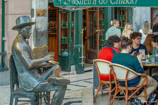 1905年創業、リスボン・シアドの名物カフェ｜Café A Brasileira（カフェ・ア・ブラジレイラ）