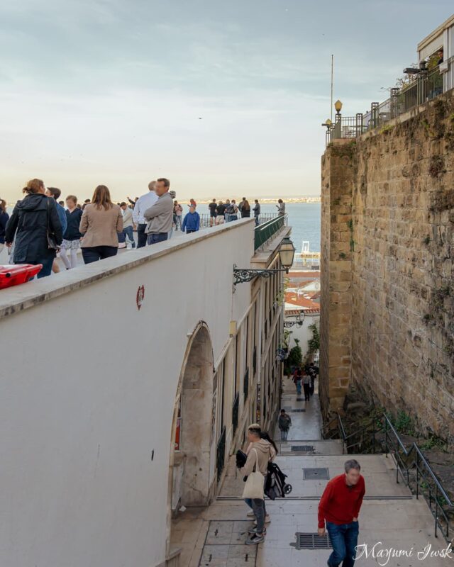 リスボン旧市街の太陽の門 | アルファマのポルタル・ド・ソル展望台