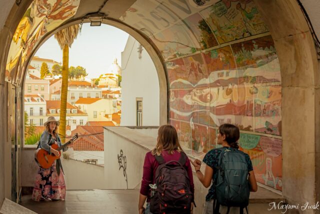 リスボン旧市街の太陽の門 | アルファマのポルタル・ド・ソル展望台