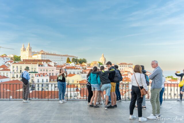 リスボン旧市街の太陽の門 | アルファマのポルタル・ド・ソル展望台
