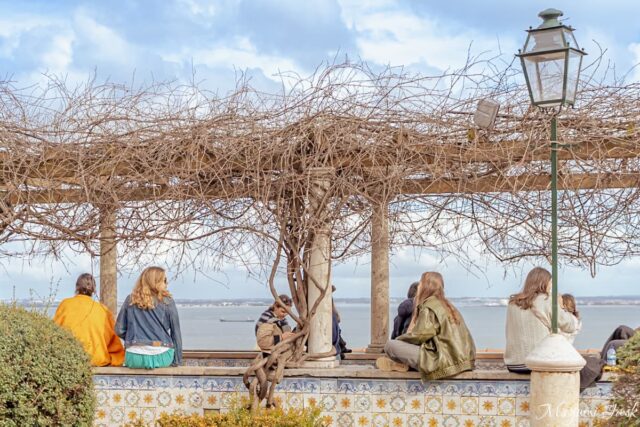 リスボンで「魔女の宅急便」の世界へ｜サンタ・ルジア展望台（Miradouro de Santa Luzia）