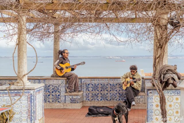 リスボンで「魔女の宅急便」の世界へ｜サンタ・ルジア展望台（Miradouro de Santa Luzia）