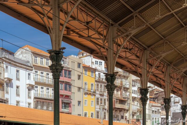 【ポルト】サン・ベント駅｜アズレージョが彩る“世界で最も美しい駅”