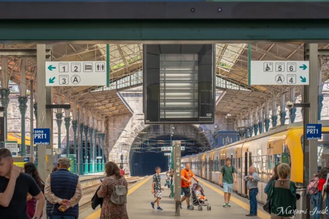 【ポルト】サン・ベント駅｜アズレージョが彩る“世界で最も美しい駅”