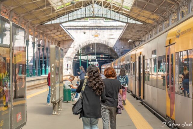 【ポルト】サン・ベント駅｜アズレージョが彩る“世界で最も美しい駅”