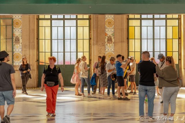 【ポルト】サン・ベント駅｜アズレージョが彩る“世界で最も美しい駅”