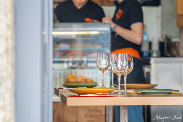 【ポルト】リベイラ地区のバル「Tapas 65」で味わうドウロワインと絶品タパス